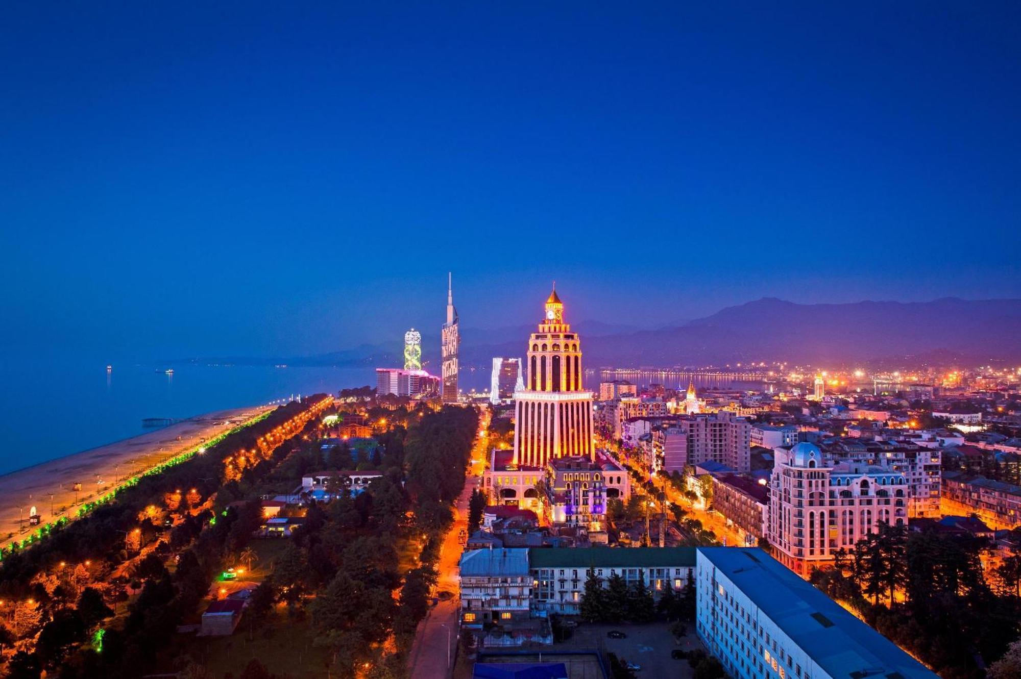 Orbi Batumi City Beach View Hotel Экстерьер фото