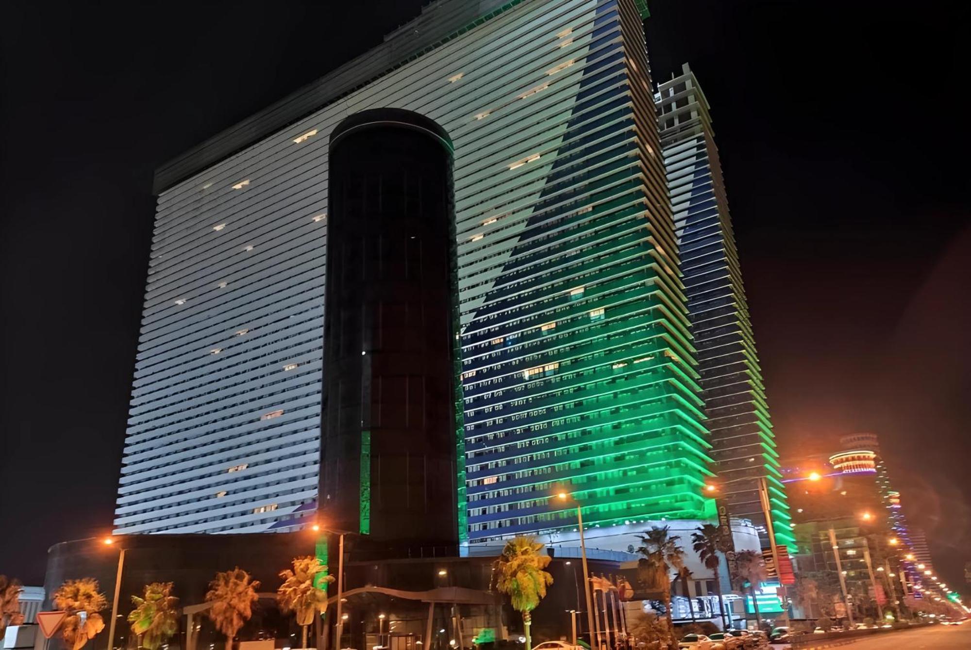Orbi Batumi City Beach View Hotel Экстерьер фото